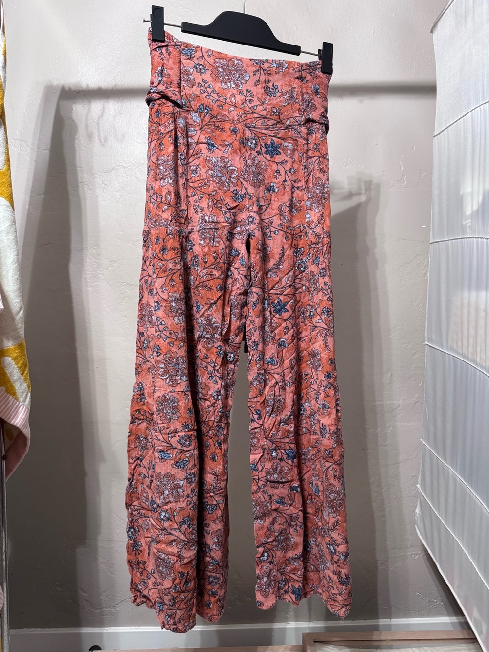 Rewash Coral Floral Wide-Leg Pants with Tie Waist - Picture 10 of 13